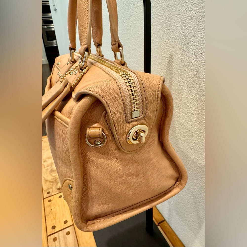 Coach apricot Leather Handbag - Picture 5 of 16